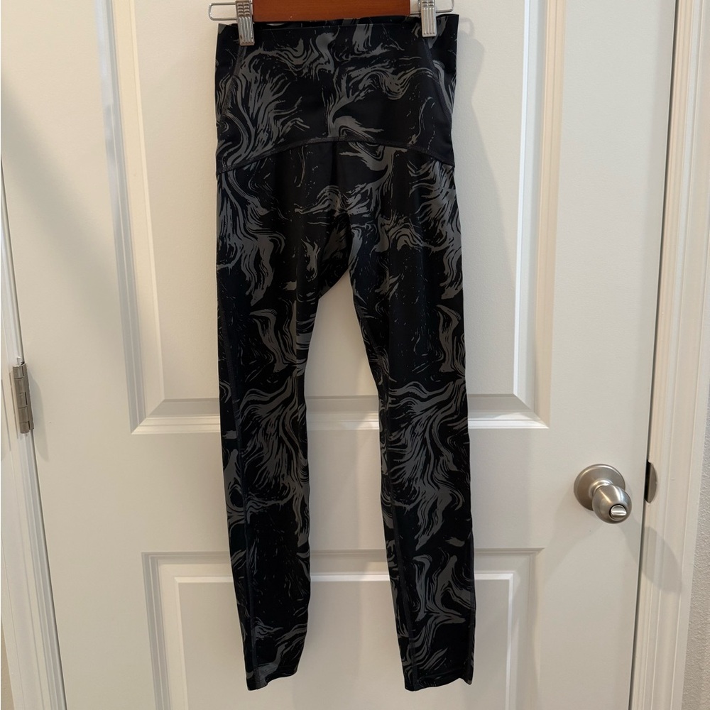 Gymshark black/gray marble ruched bottom leggings